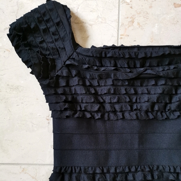 Max Studio retro 50's black tiered bodycon dress sz s - Picture 6 of 7